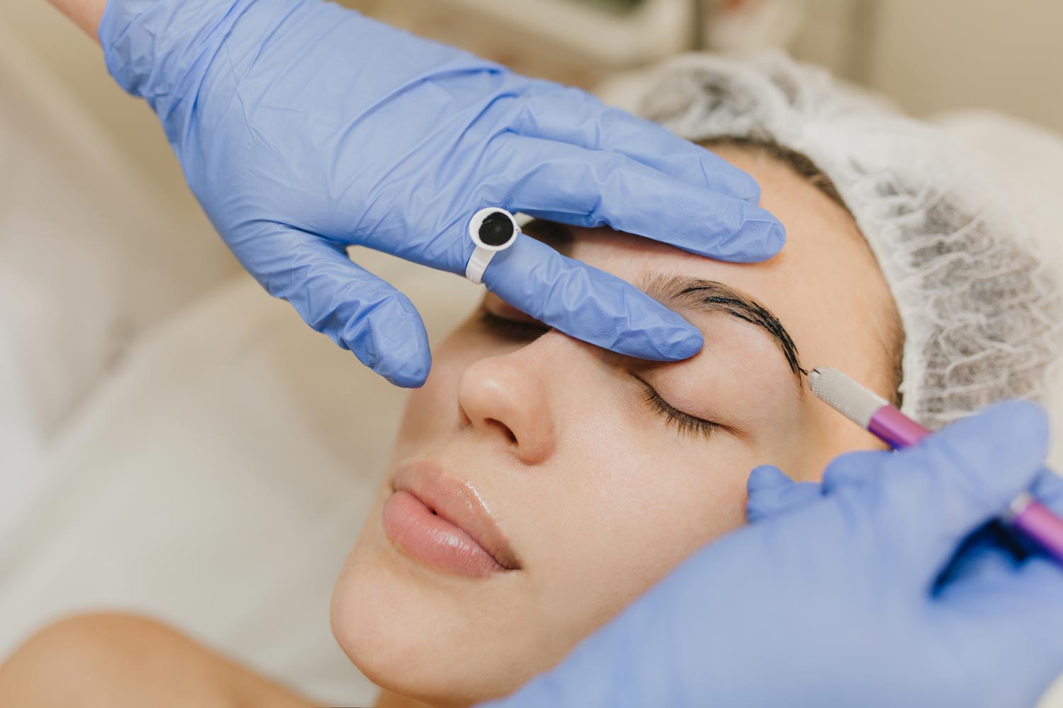 MICROBLADING: cos’è, come si esegue, perché sceglierlo.